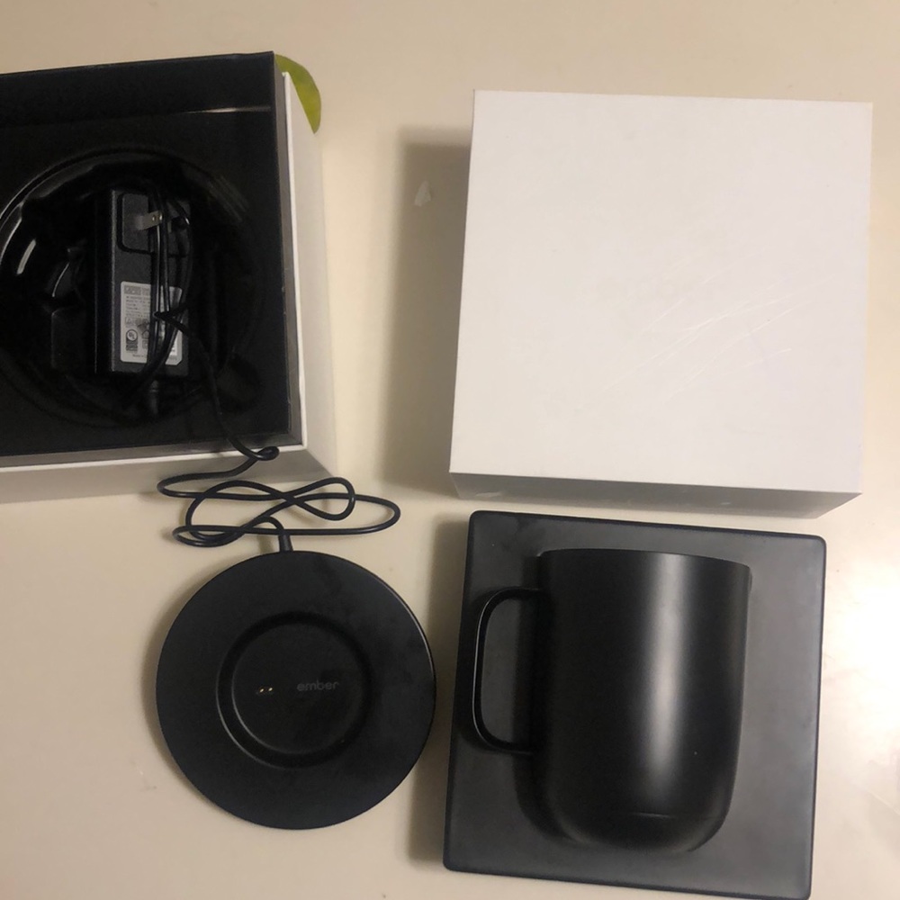 Ember coffee mug Bluetooth compatible. Brand new, never used